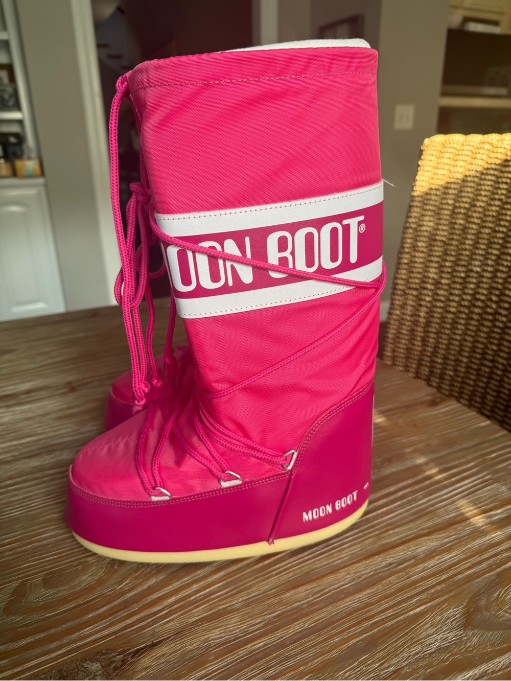 Moon Boot Women’s Hot Pink Lace-Up Winter Boots Sz 7-8.5 - Picture 3 of 6
